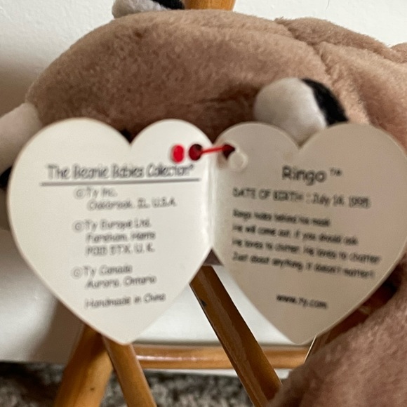 Ty Beanie Babies 1995 Ringo The Raccoon- Retired With Tag Errors - Picture 8 of 9